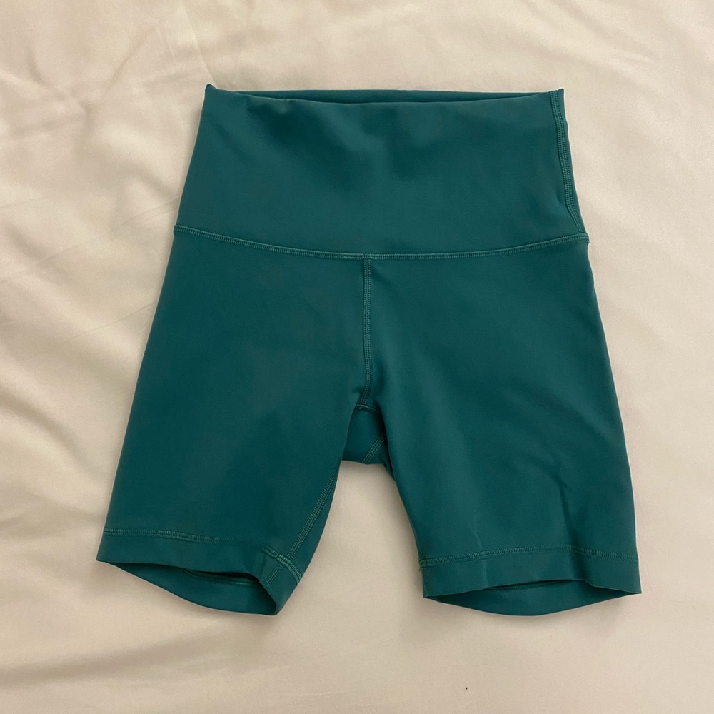 Lululemon Wunder Train High Rise Short 6”